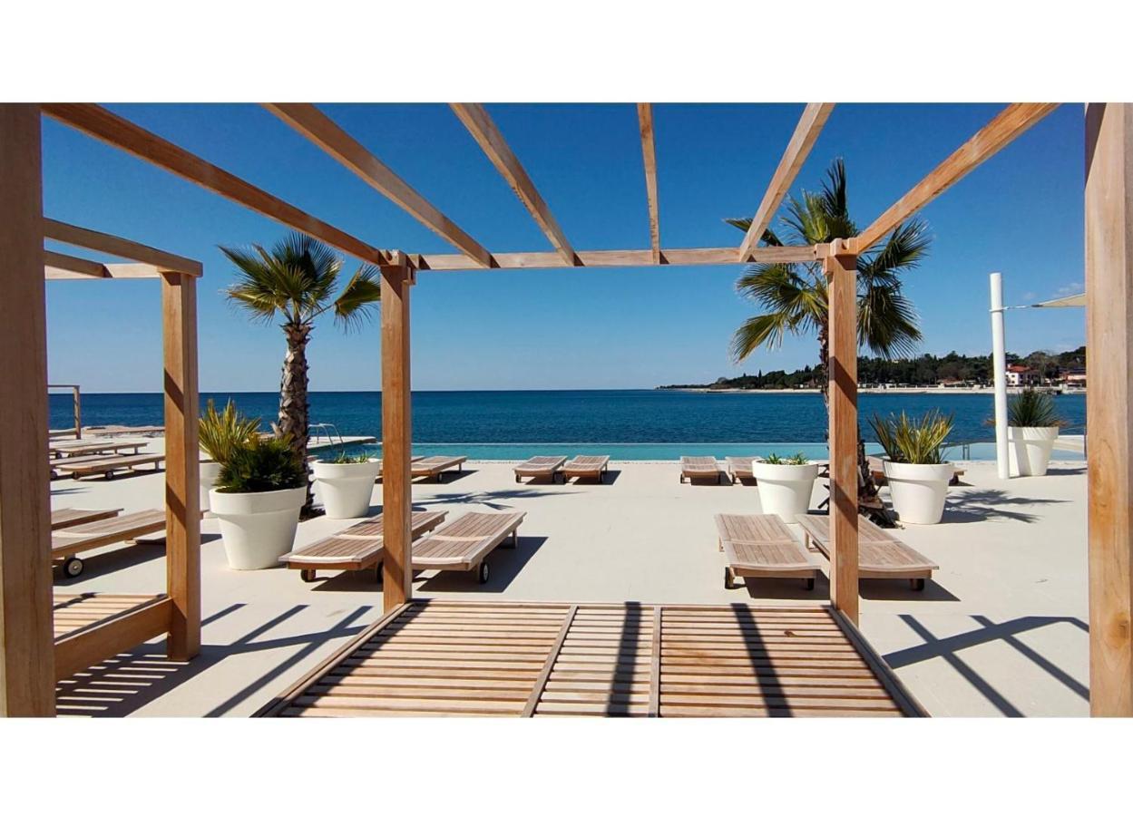 New!!! New Riva Luxury One - With Sunny Terrace & Big Garden Apartment Porec Bagian luar foto